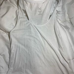 Plain tank
